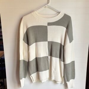 Jessica Simpson Cream and Light Gray Striped Ribbed Sweater Top